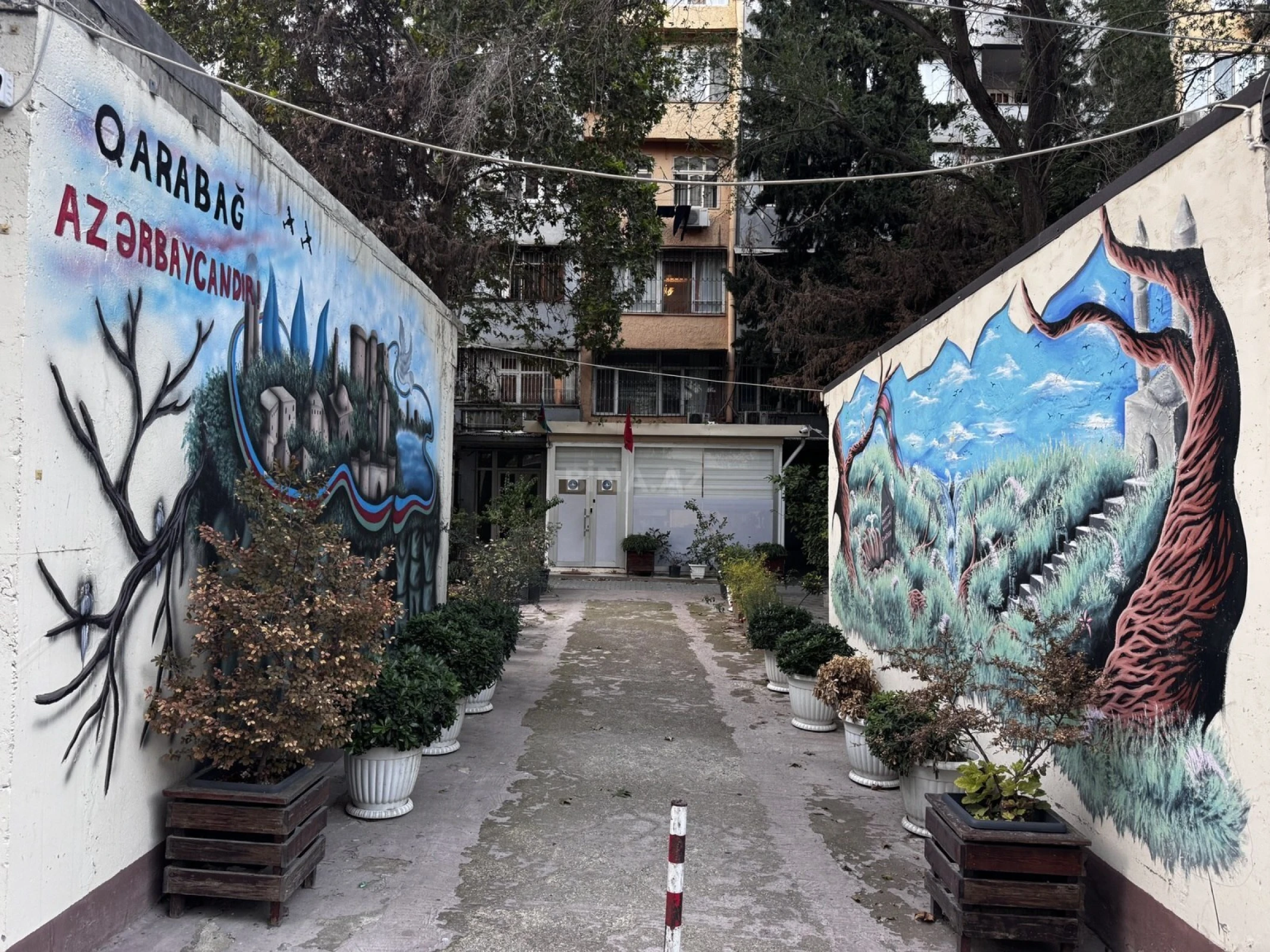 Satılır 4 otaqlı ofis 64 m²