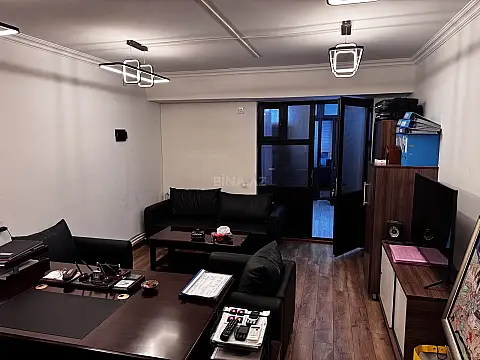 Satılır 4 otaqlı ofis 64 m²