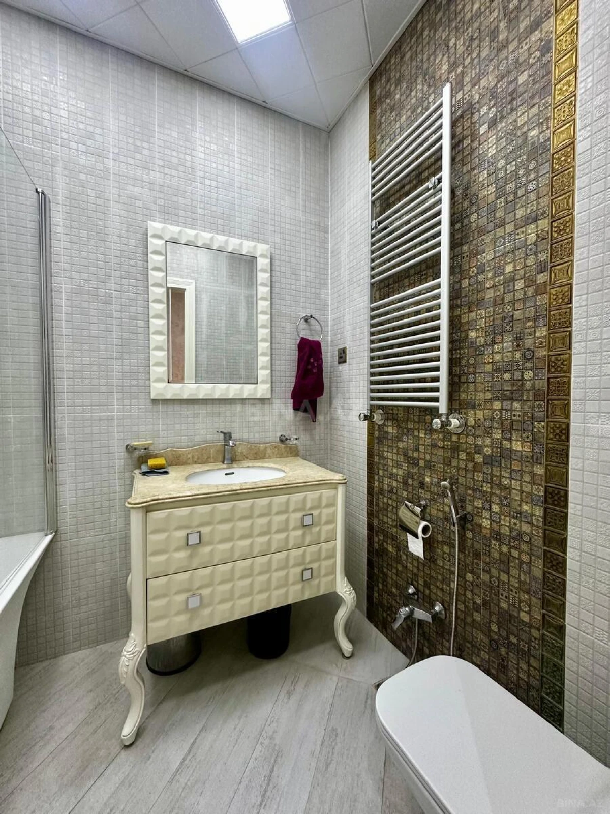 Satılır 3 otaqlı mənzil 166 m²