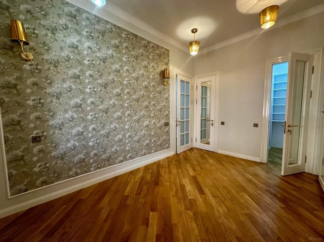 Satılır 3 otaqlı mənzil 166 m²