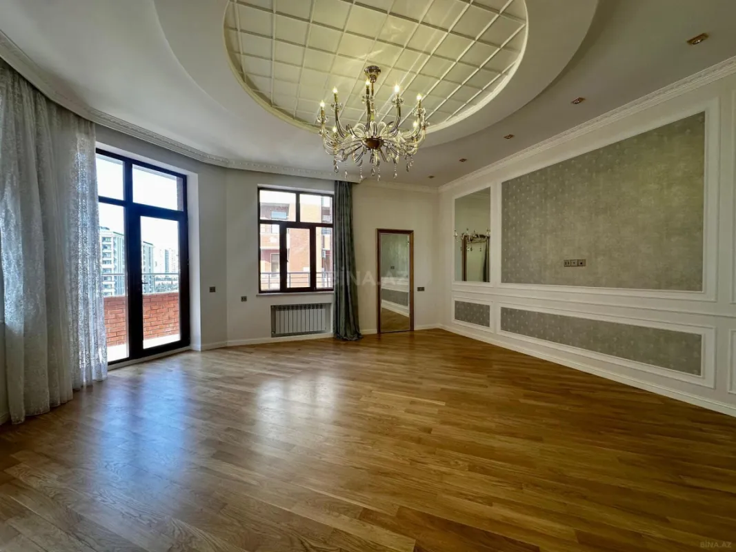 Satılır 3 otaqlı mənzil 166 m²