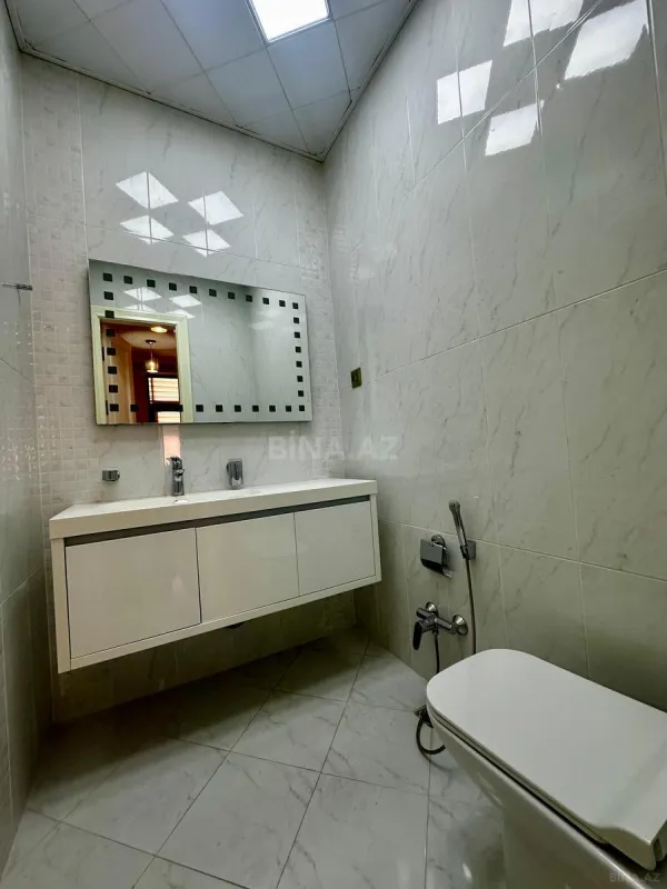 Satılır 3 otaqlı mənzil 166 m²