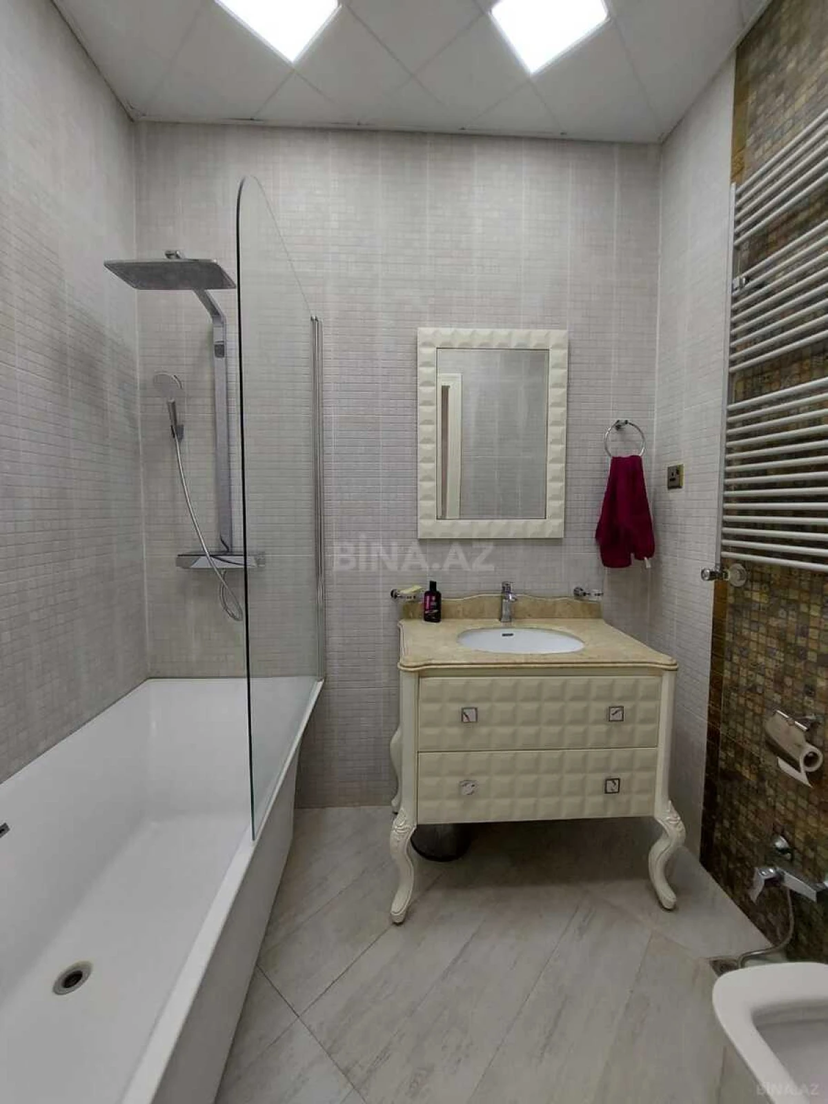 Satılır 3 otaqlı mənzil 166 m²