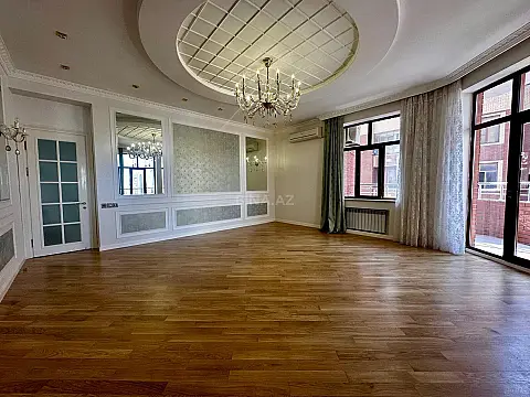 Satılır 3 otaqlı mənzil 166 m²