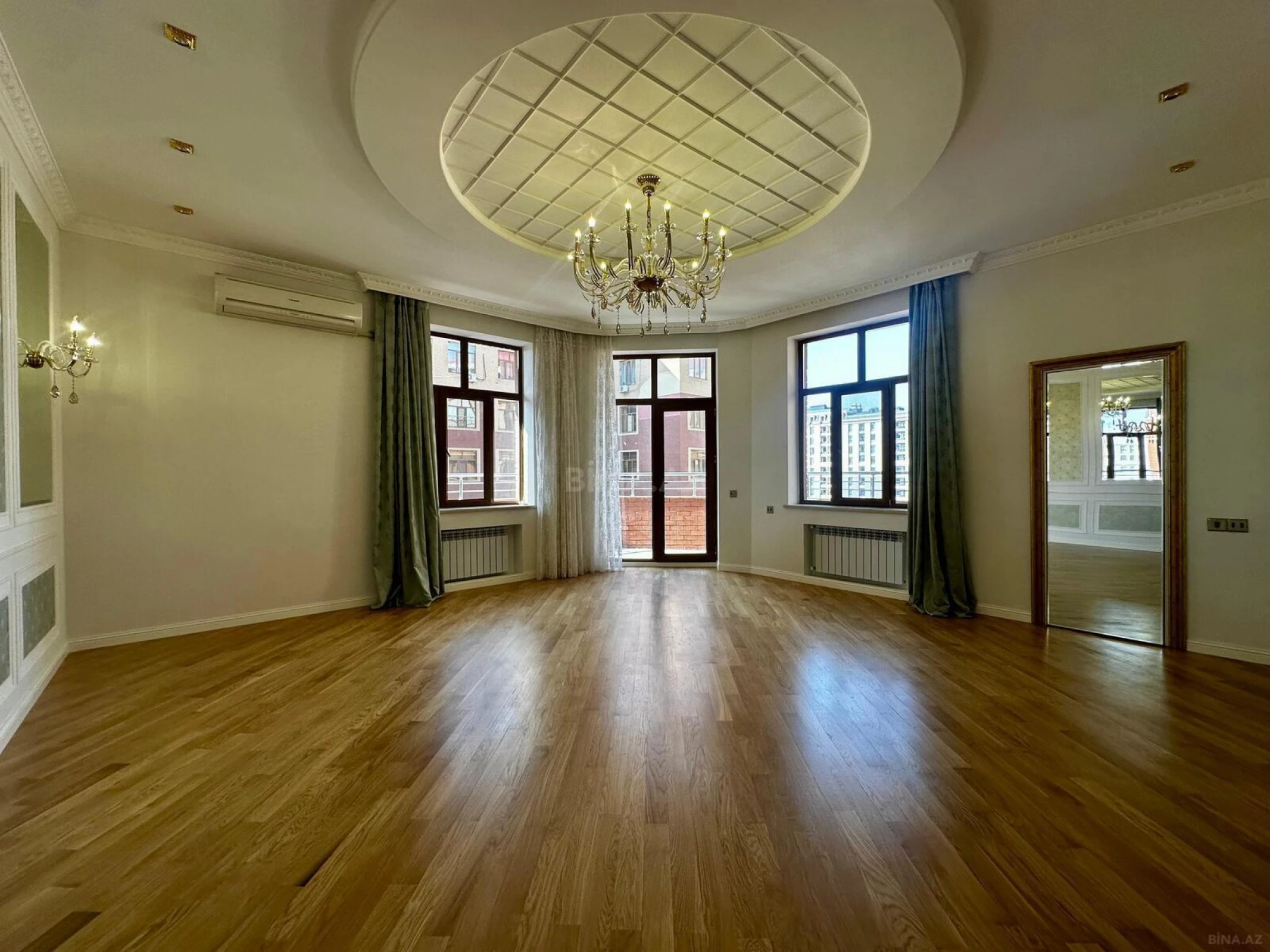 Satılır 3 otaqlı mənzil 166 m²