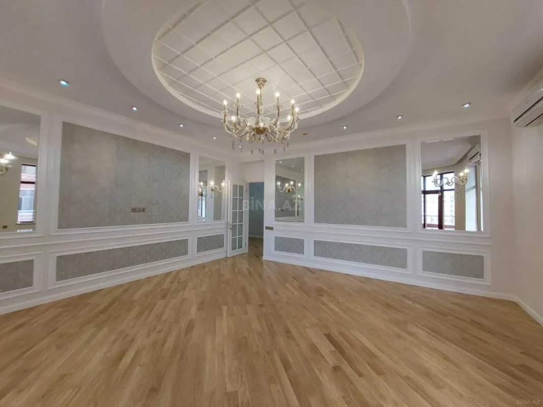 Satılır 3 otaqlı mənzil 166 m²