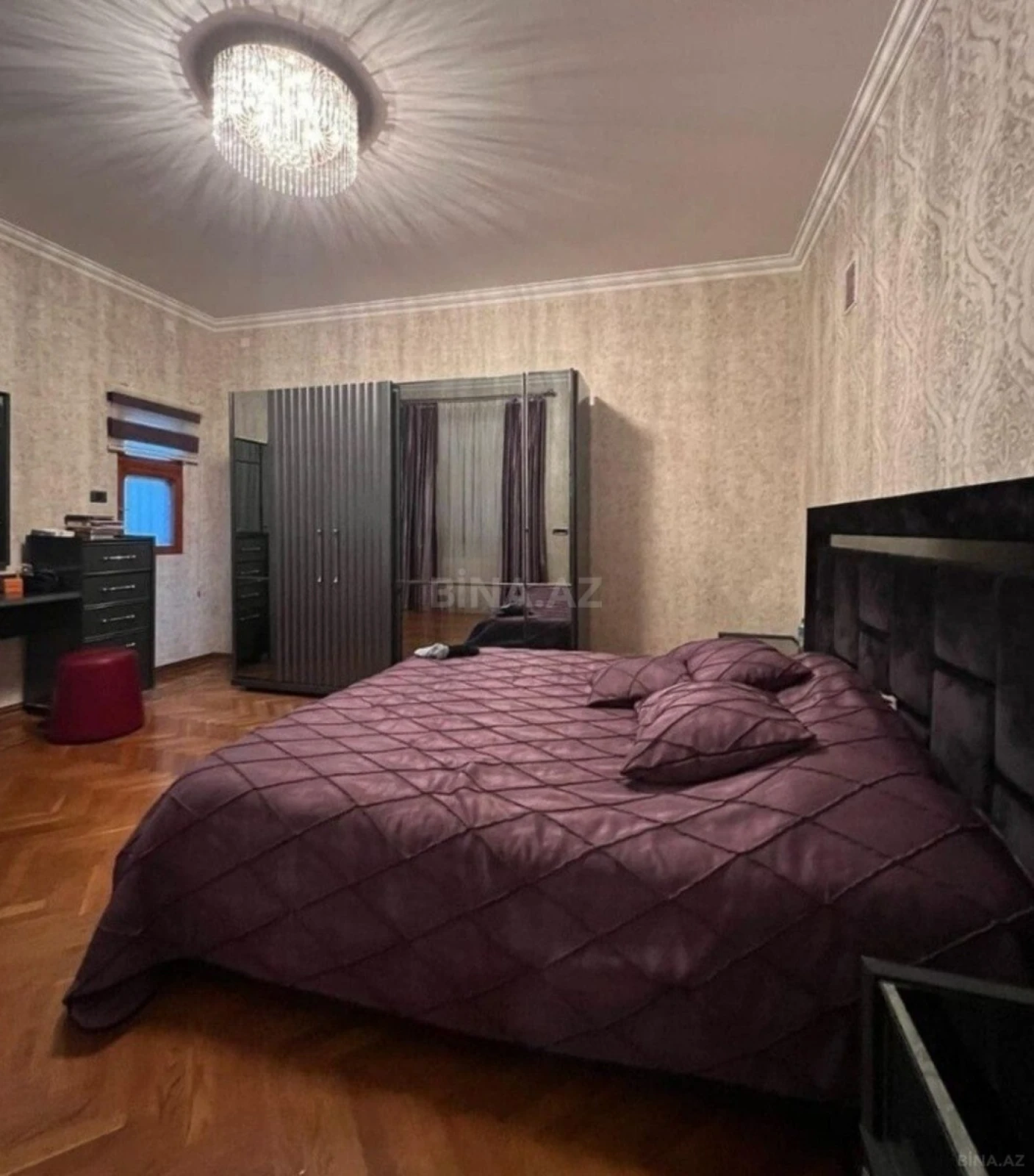 Satılır 7 otaqlı həyət evi 300 m²