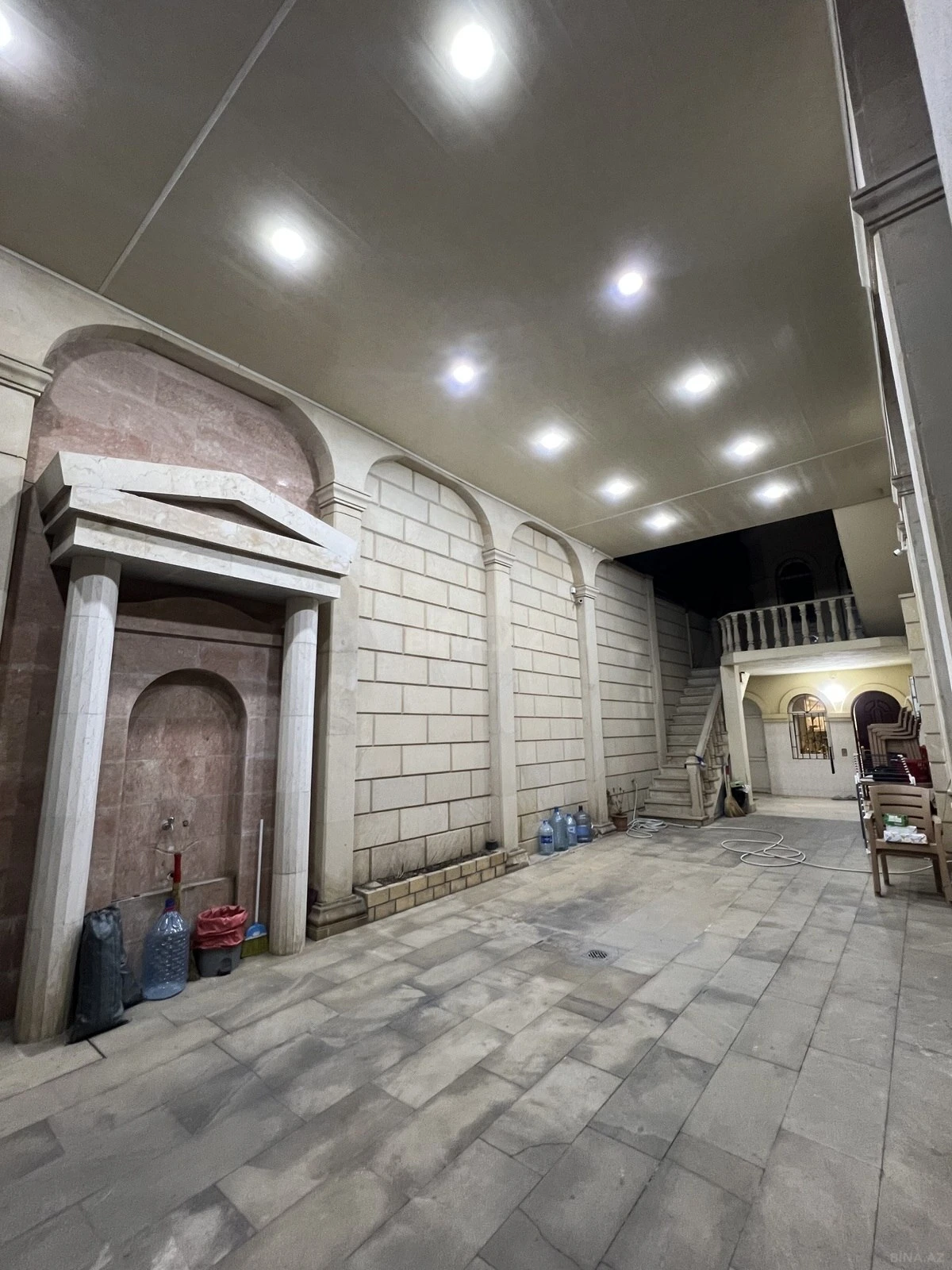 Satılır 7 otaqlı həyət evi 300 m²