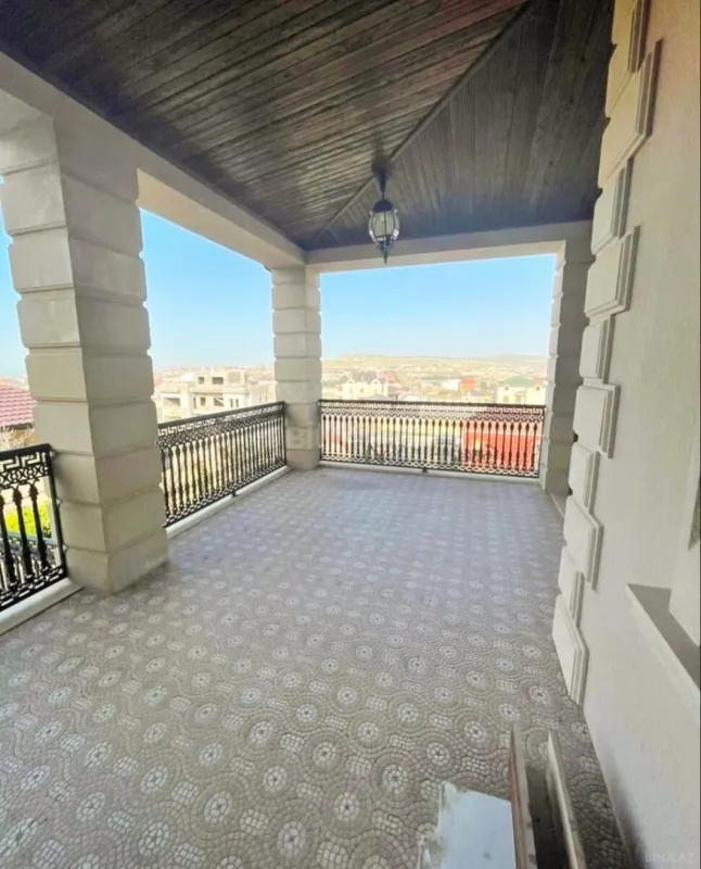 Satılır 7 otaqlı həyət evi 400 m²