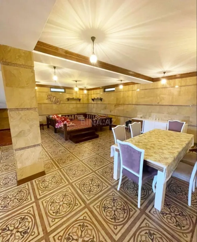 Satılır 7 otaqlı həyət evi 400 m²