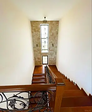 Satılır 7 otaqlı həyət evi 400 m²