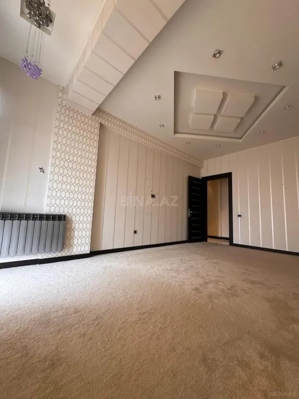Satılır 4 otaqlı mənzil 205 m²