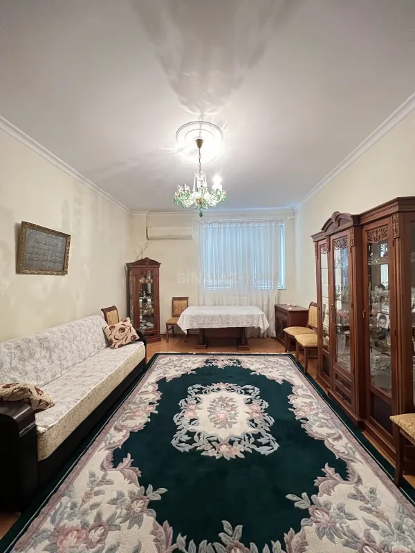 Satılır 2 otaqlı mənzil 88 m²