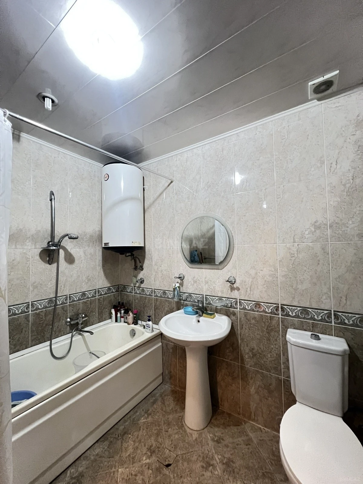 Satılır 2 otaqlı mənzil 88 m²