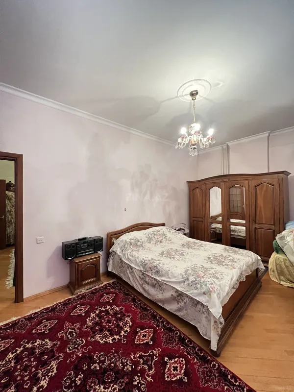 Satılır 2 otaqlı mənzil 88 m²