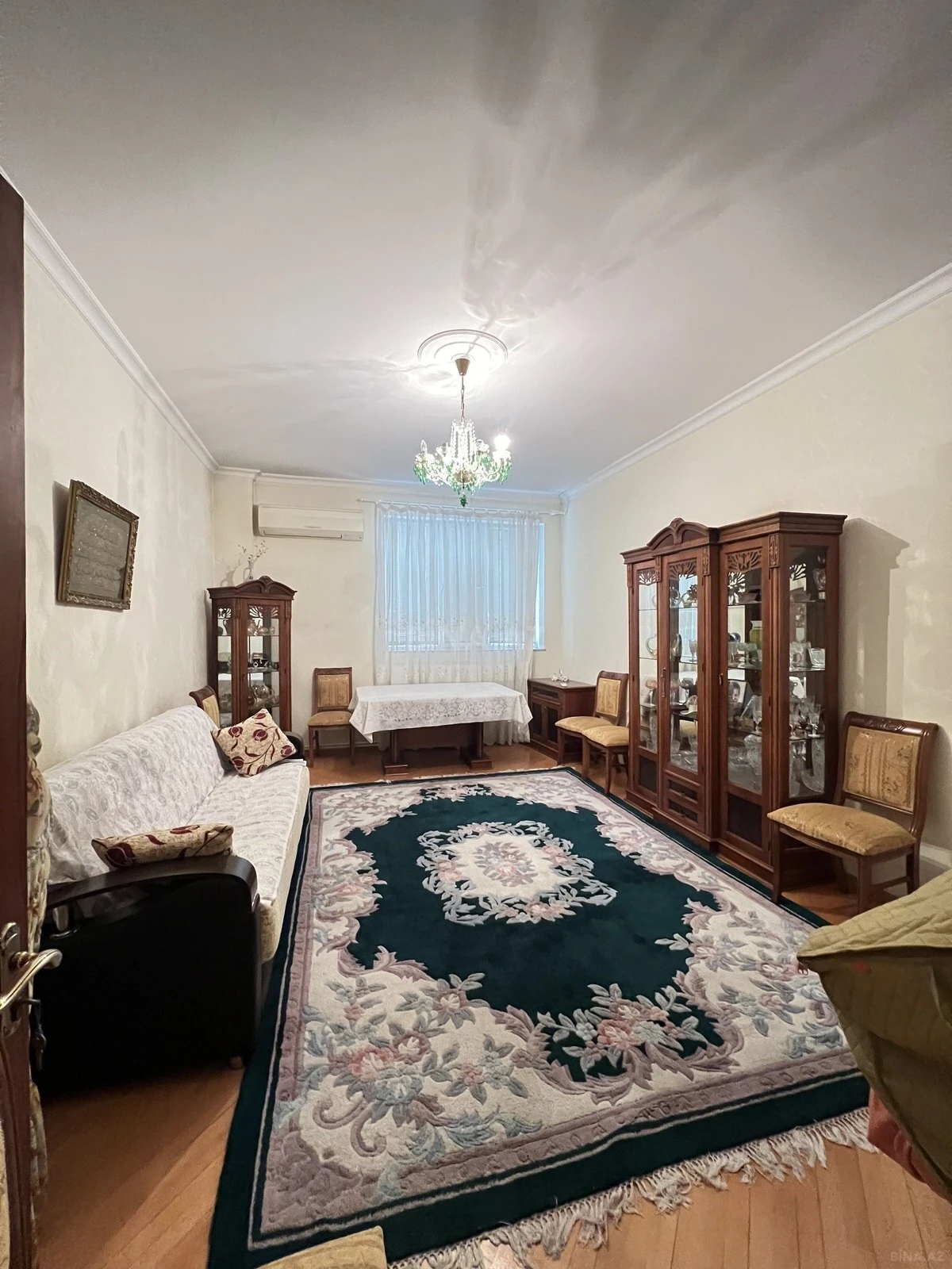 Satılır 2 otaqlı mənzil 88 m²