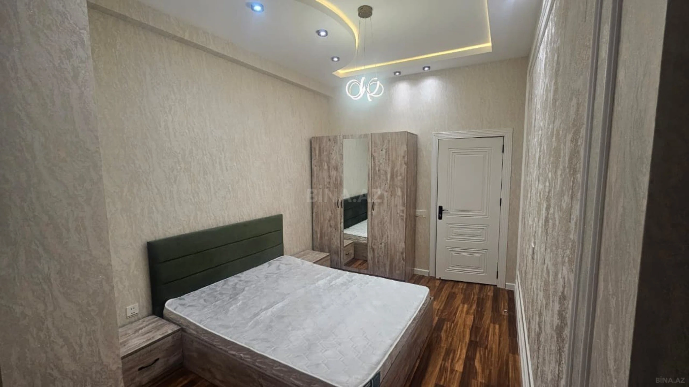 Satılır 2 otaqlı mənzil 65 m²