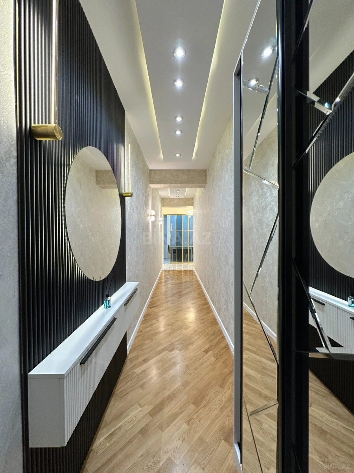 Satılır 2 otaqlı mənzil 90 m²