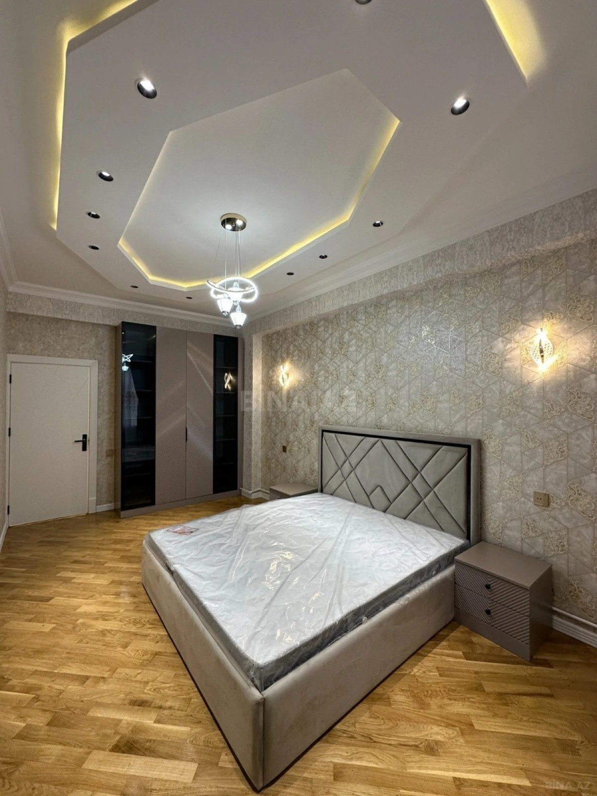 Satılır 2 otaqlı mənzil 90 m²