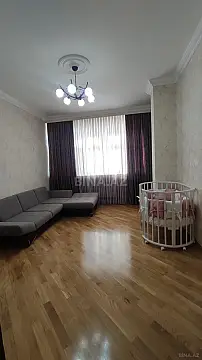 Satılır 3 otaqlı mənzil 135 m²