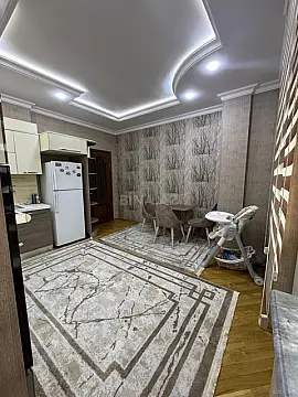 Satılır 3 otaqlı mənzil 135 m²