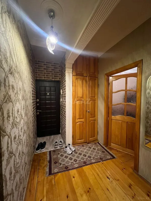 Satılır 5 otaqlı mənzil 120 m²