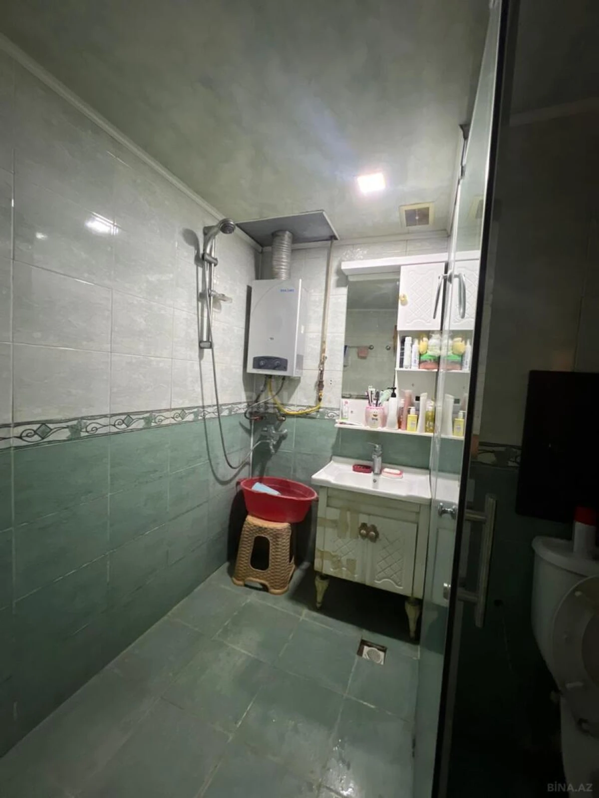 Satılır 5 otaqlı mənzil 120 m²