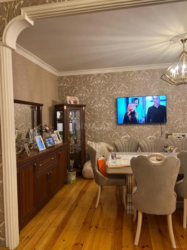 Satılır 5 otaqlı mənzil 120 m²
