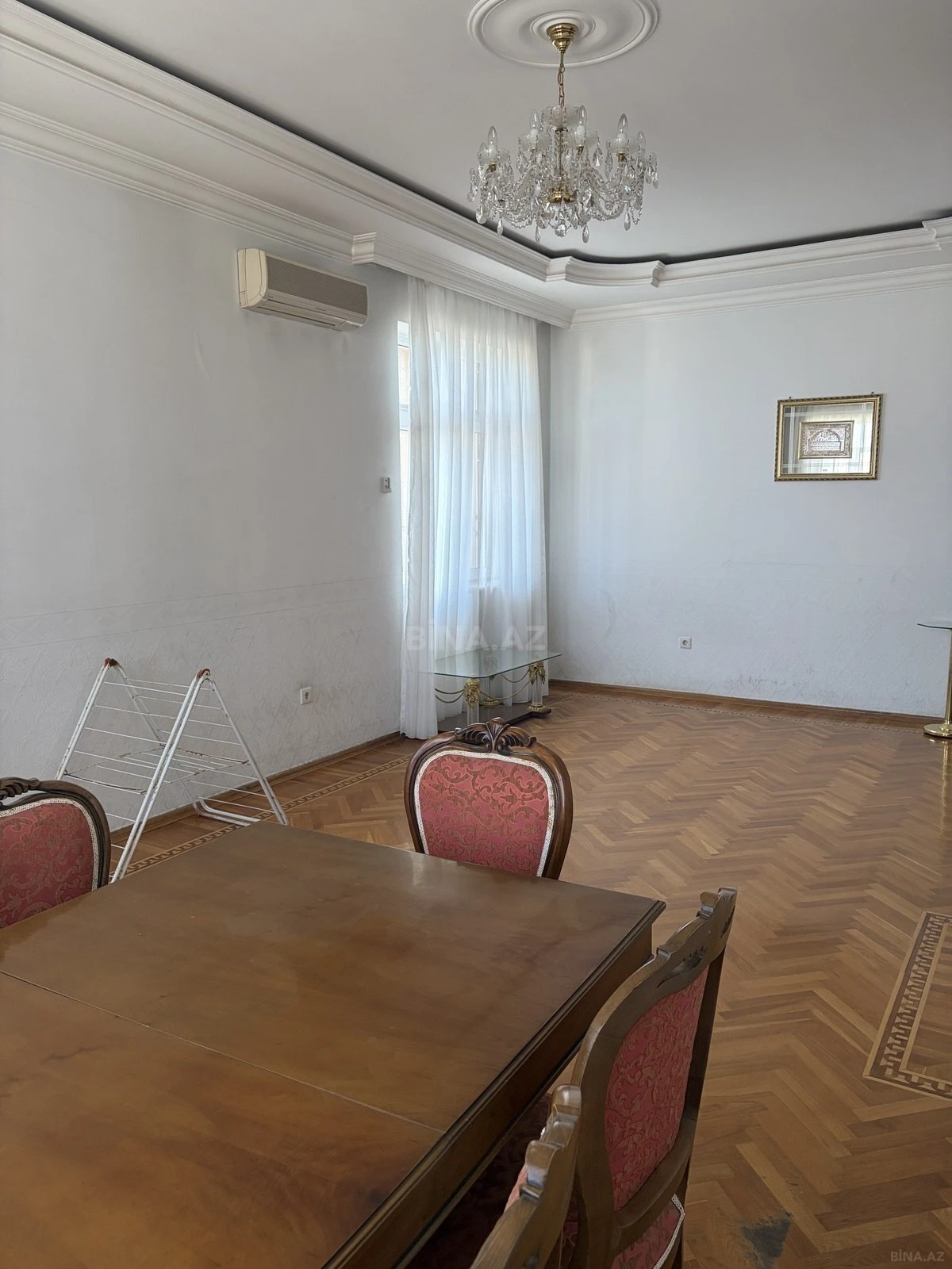 Satılır 6 otaqlı mənzil 440 m²