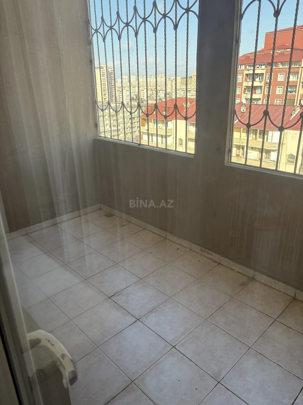 Satılır 6 otaqlı mənzil 440 m²