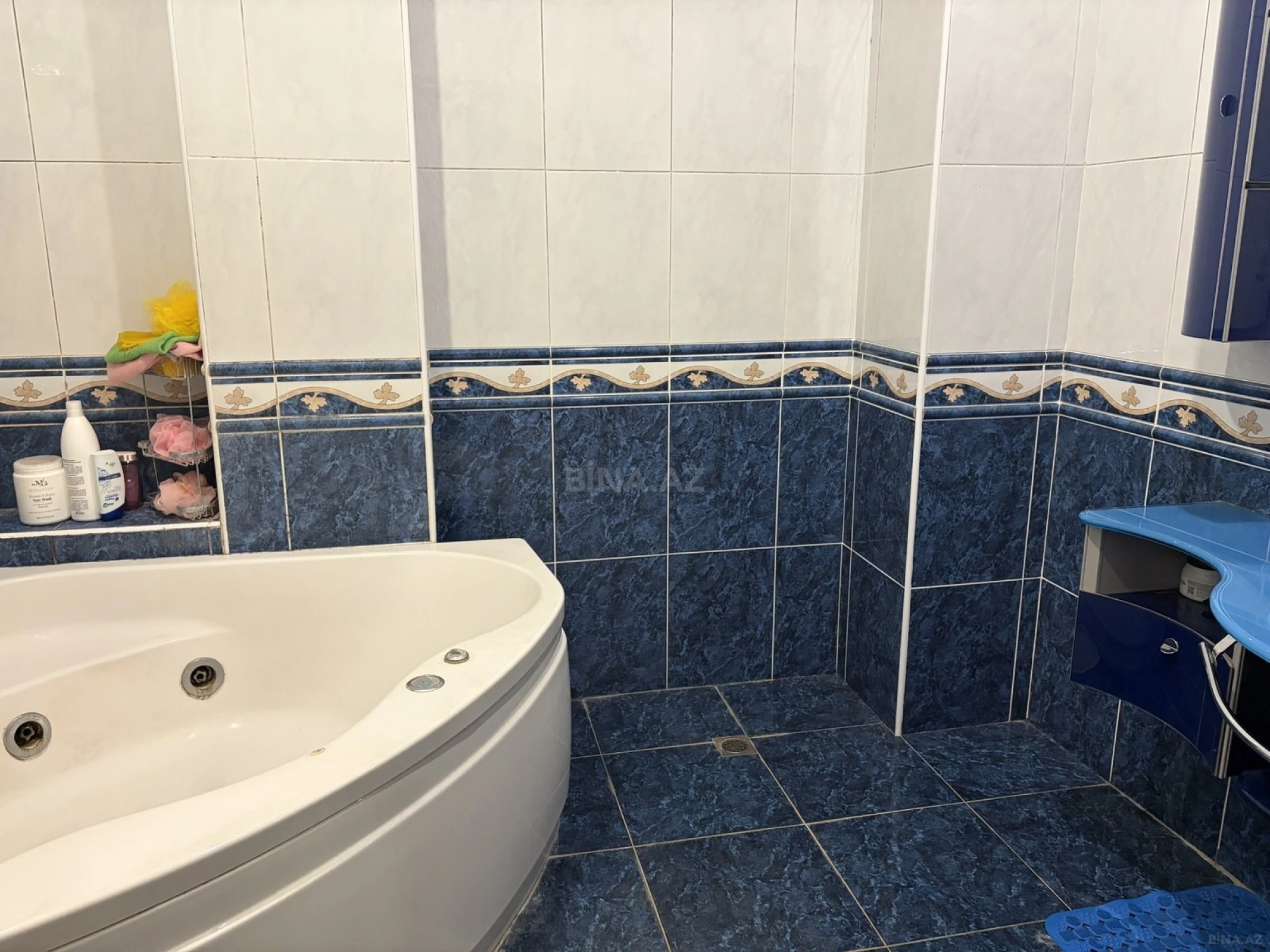 Satılır 6 otaqlı mənzil 440 m²