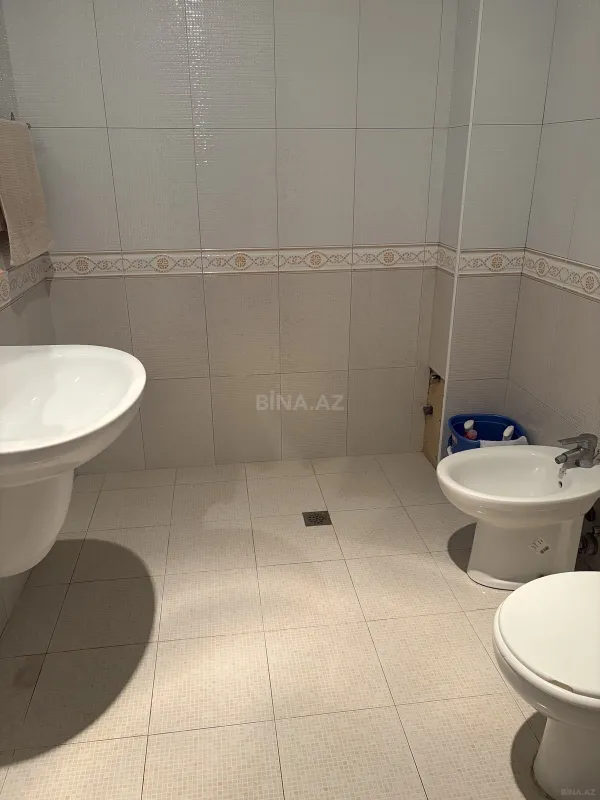 Satılır 6 otaqlı mənzil 440 m²