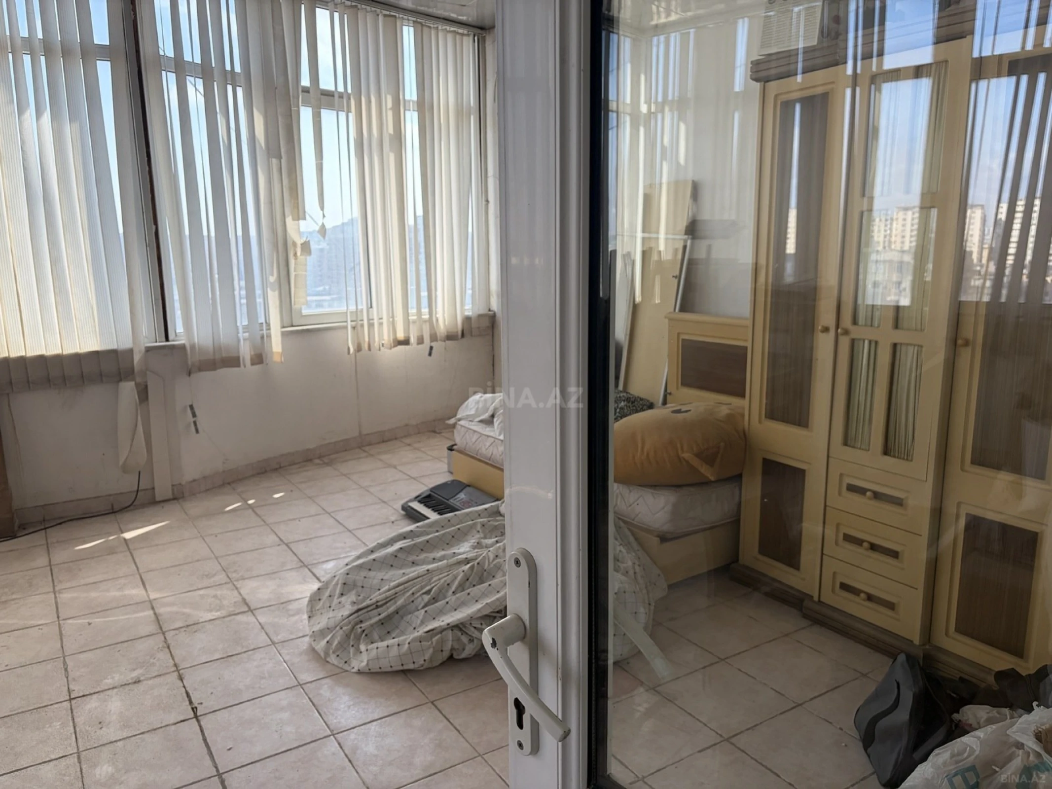 Satılır 6 otaqlı mənzil 440 m²