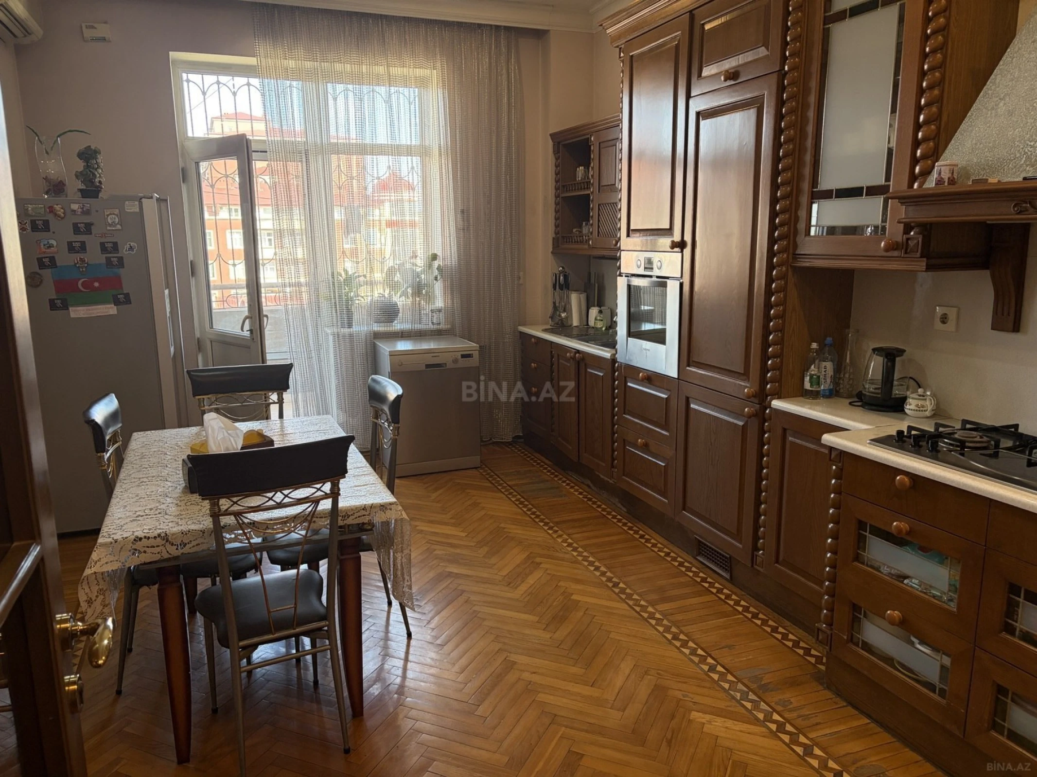 Satılır 6 otaqlı mənzil 440 m²