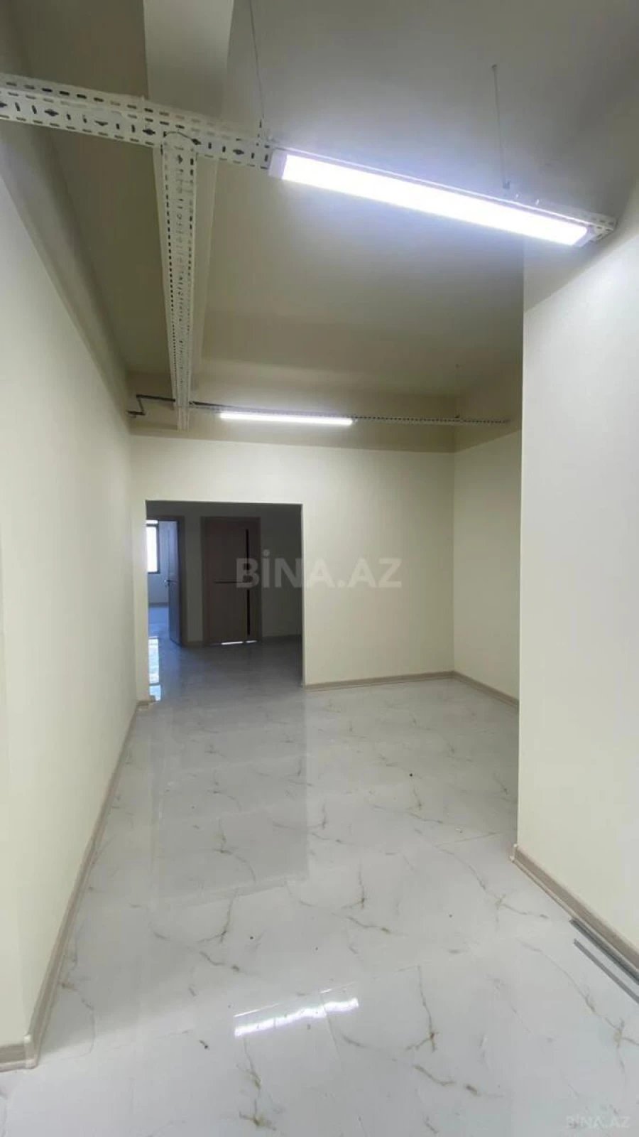Kirayə verilir 16 otaqlı ofis 530 m²