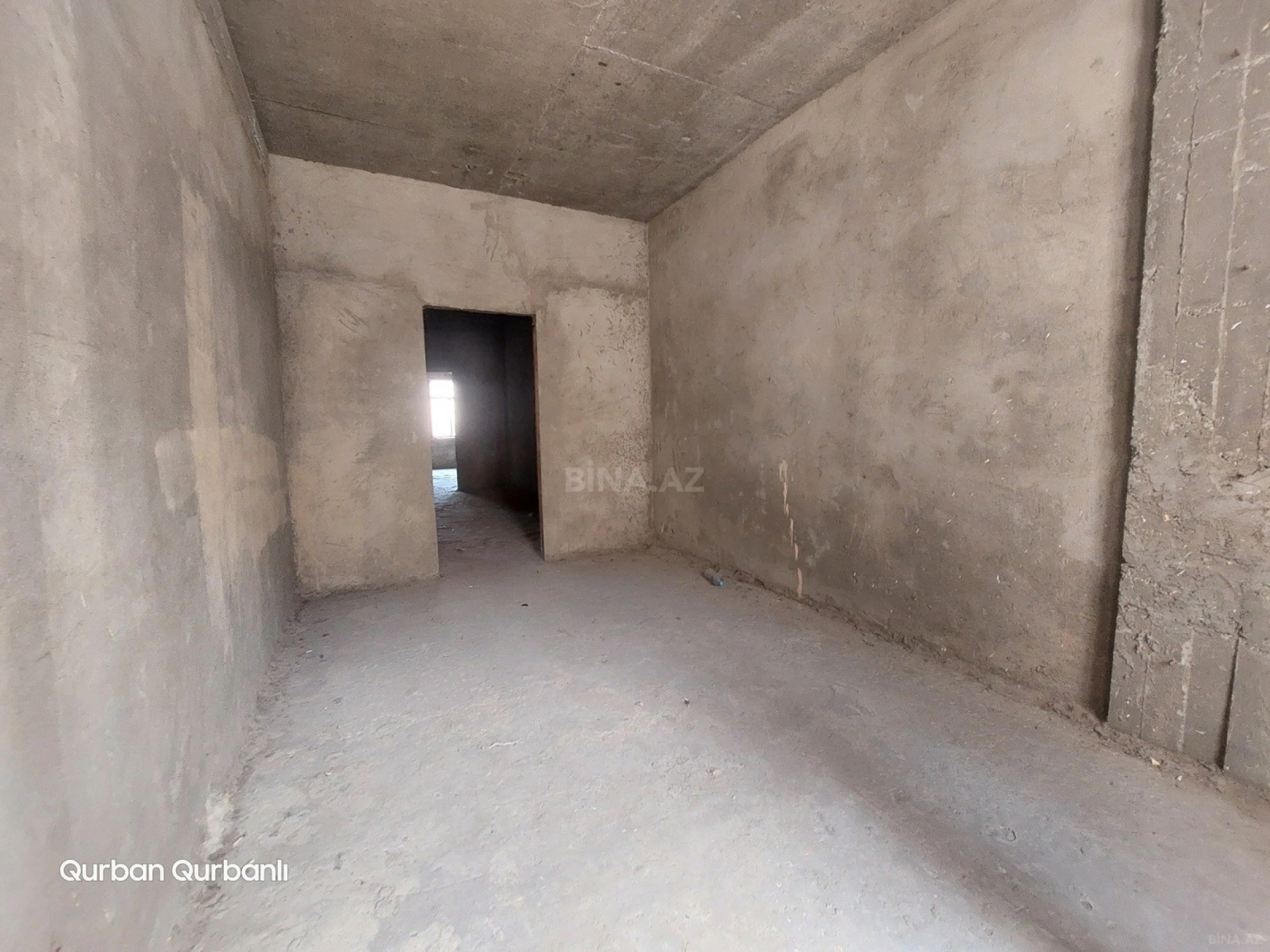 Satılır 4 otaqlı mənzil 153 m²