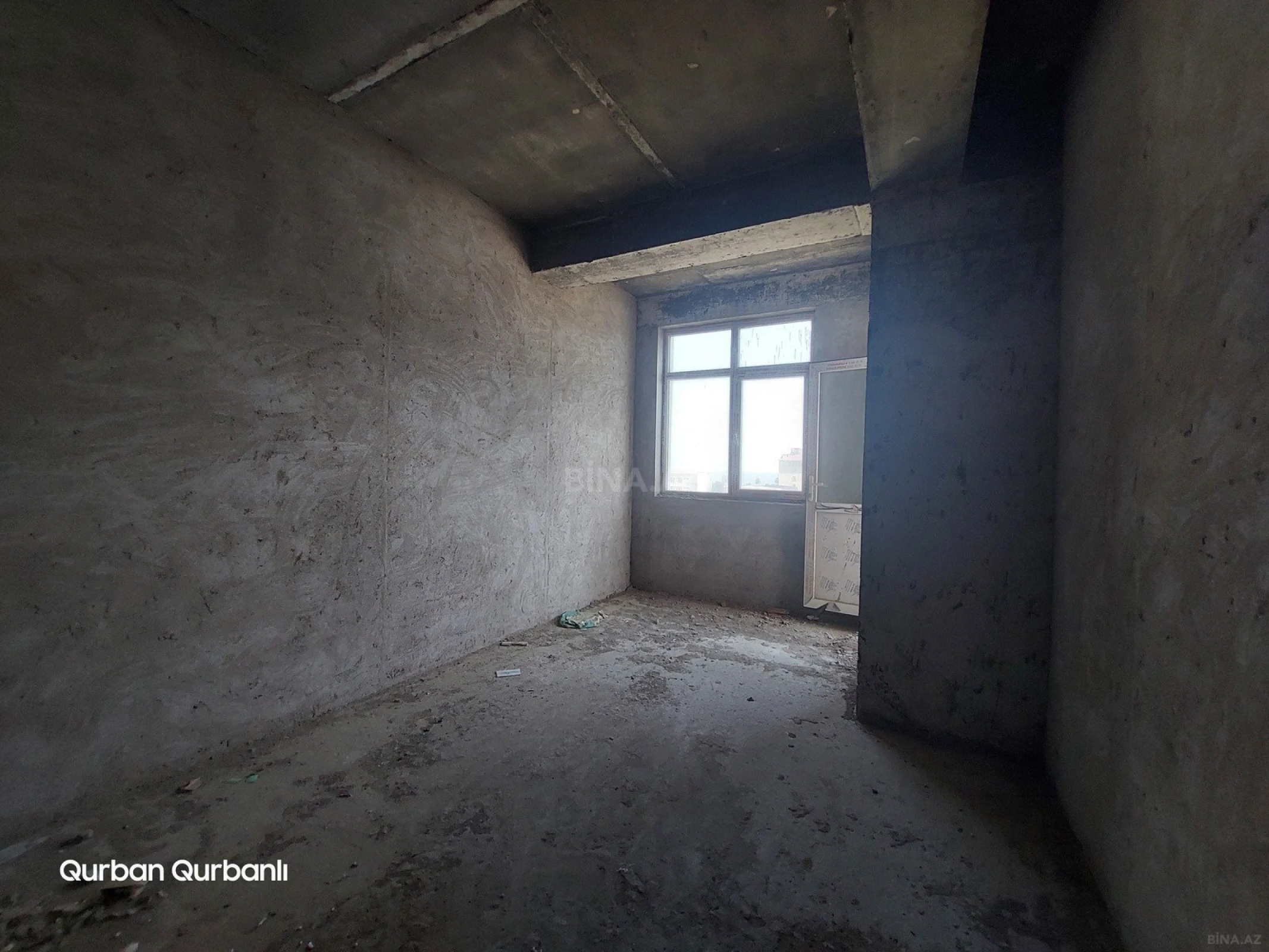 Satılır 4 otaqlı mənzil 153 m²