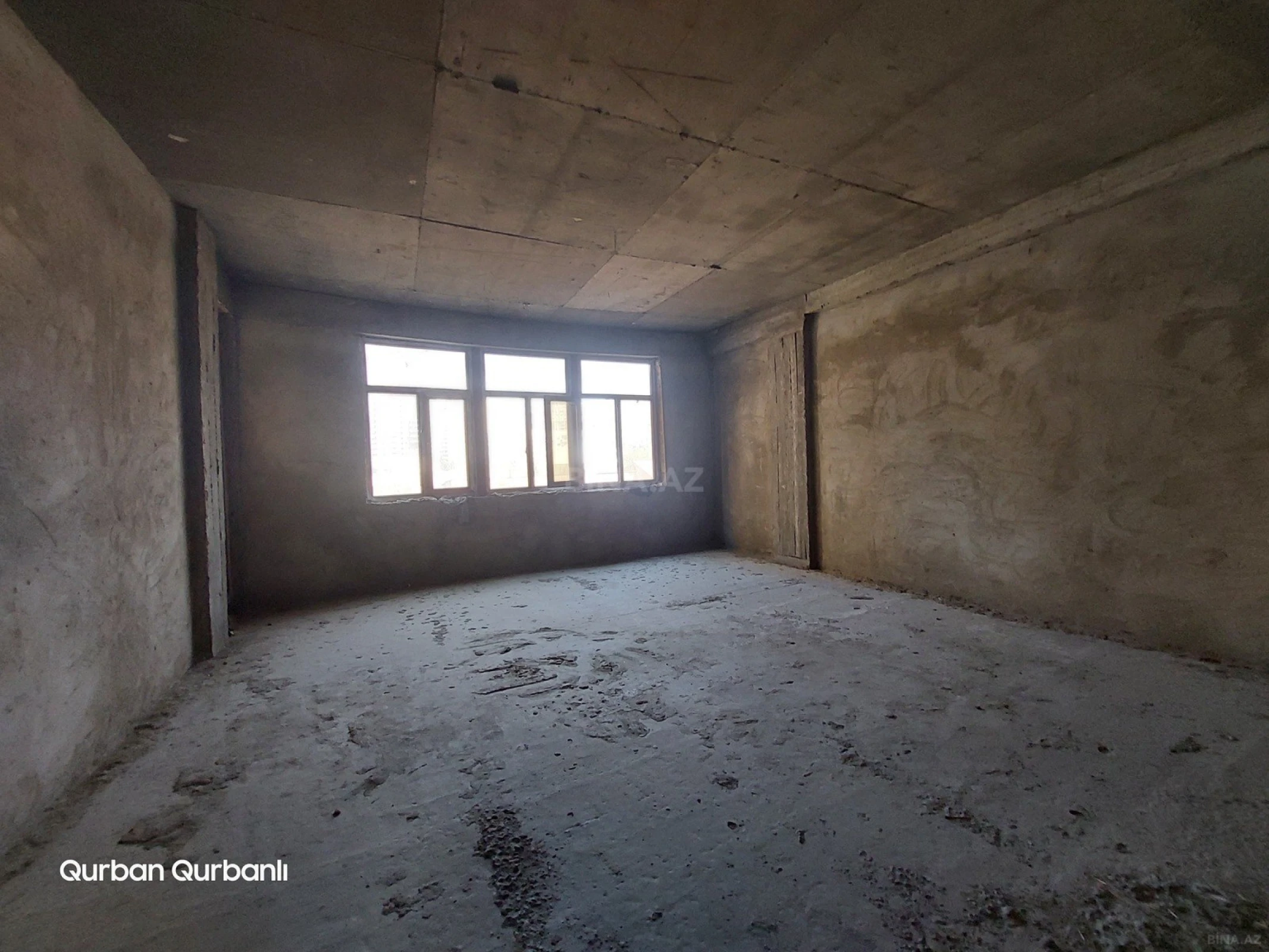 Satılır 4 otaqlı mənzil 153 m²