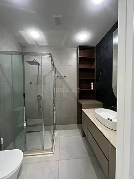 Satılır 4 otaqlı mənzil 137 m²