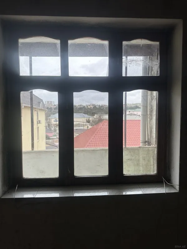 Satılır 4 otaqlı mənzil 130 m²