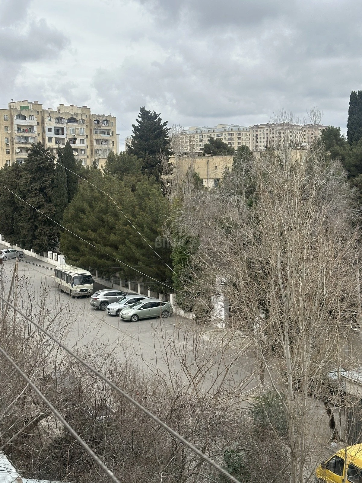 Satılır 4 otaqlı mənzil 130 m²