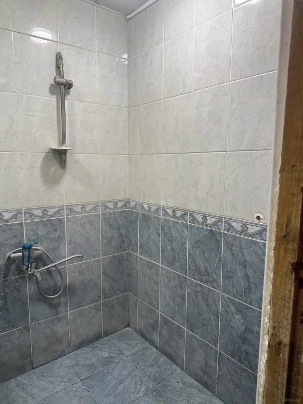 Satılır 4 otaqlı mənzil 130 m²