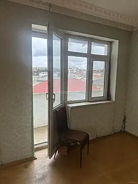 Satılır 4 otaqlı mənzil 130 m²