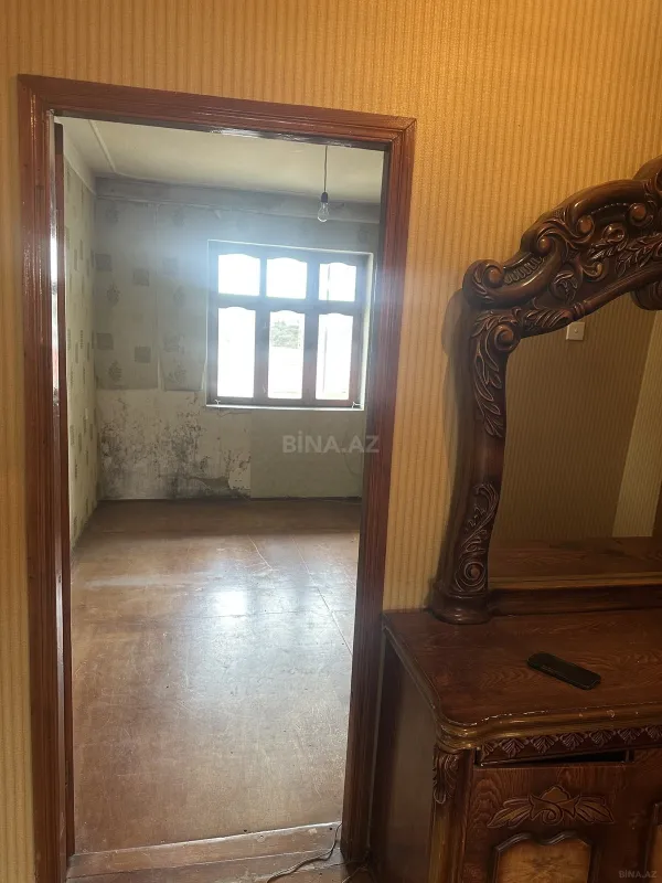 Satılır 4 otaqlı mənzil 130 m²