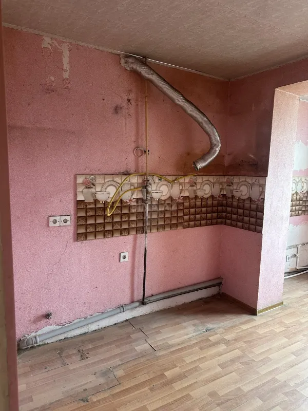 Satılır 4 otaqlı mənzil 130 m²
