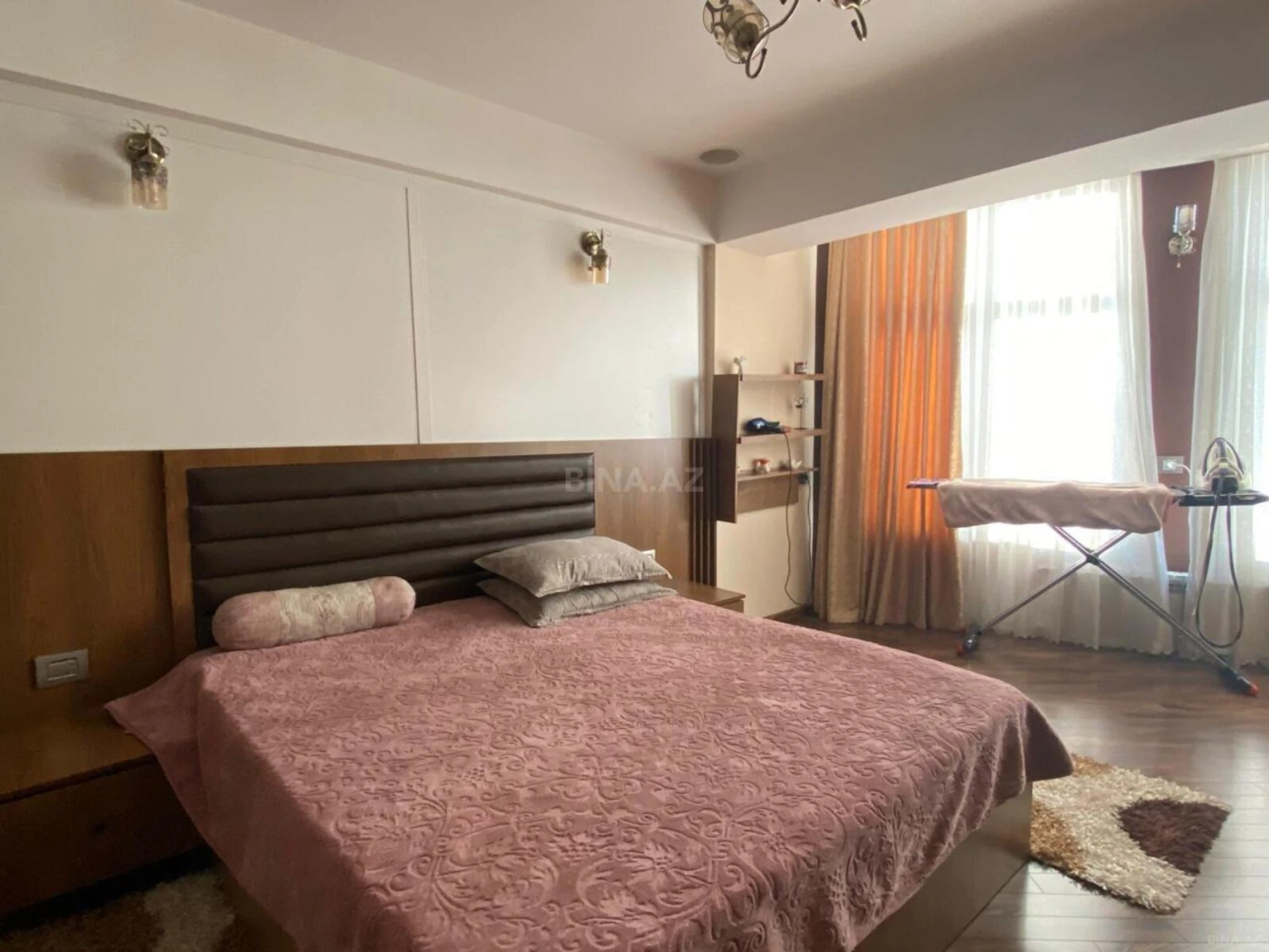 Satılır 3 otaqlı mənzil 172 m²