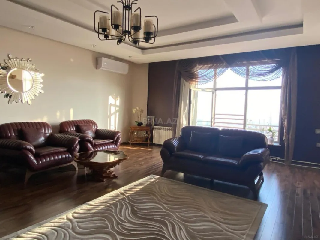 Satılır 3 otaqlı mənzil 172 m²