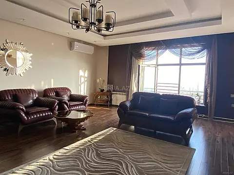 Satılır 3 otaqlı mənzil 172 m²