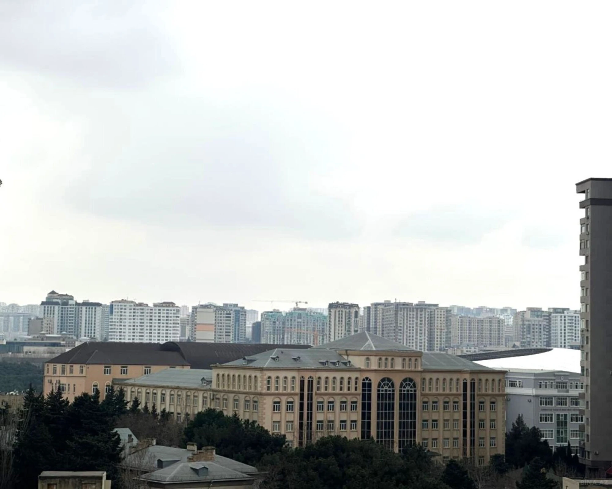 Satılır 3 otaqlı mənzil 117 m²