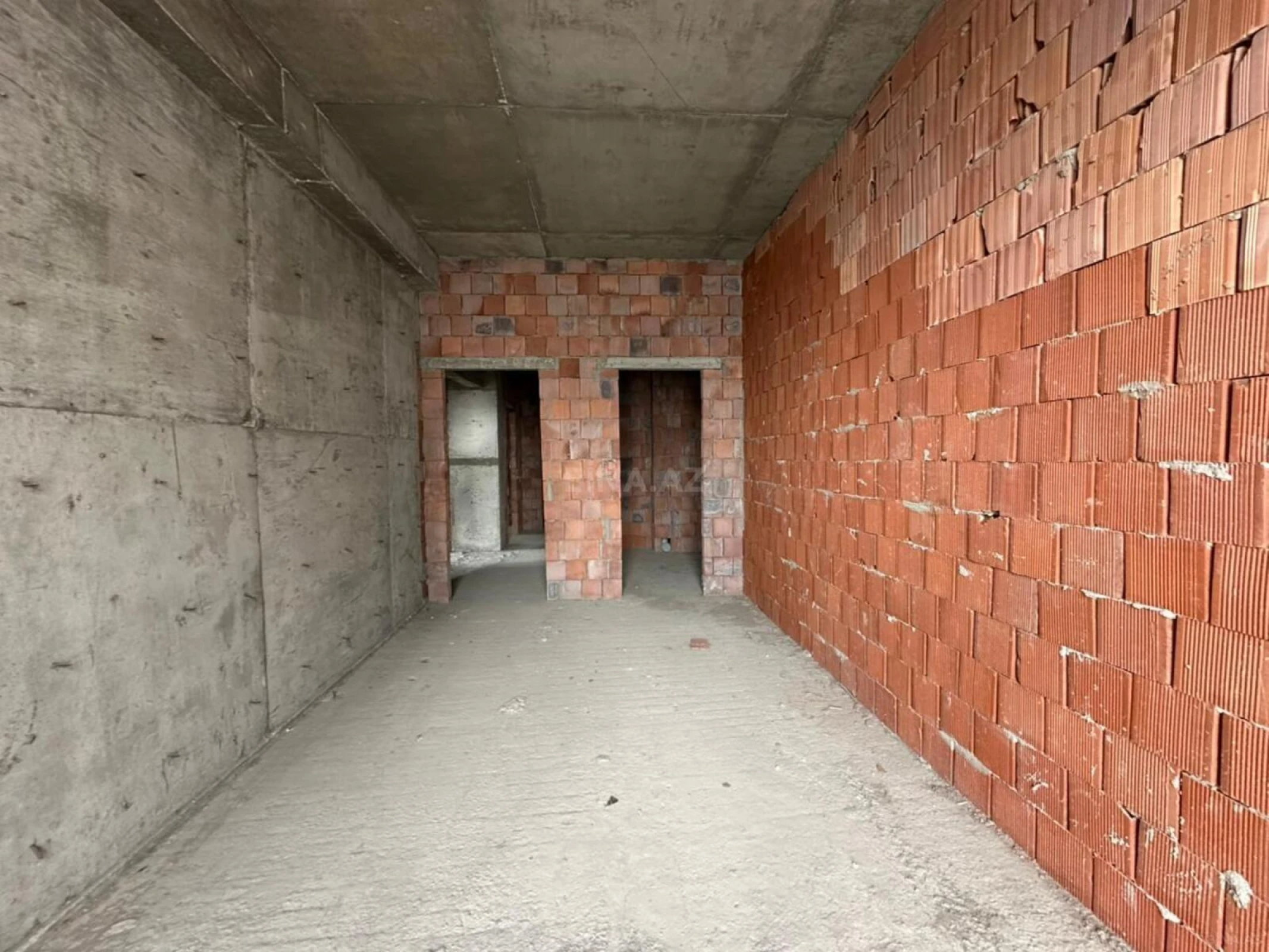 Satılır 3 otaqlı mənzil 117 m²